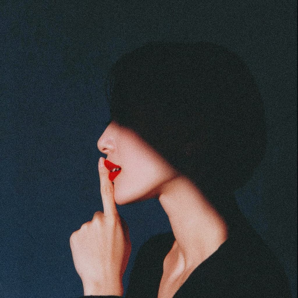 Httpss.Mj.RunN7Gu5L2MnfU A Woman With Black Hair And Red Lips 91cf1ad6 4751 4d63 82e1 5cb0700db46c 0